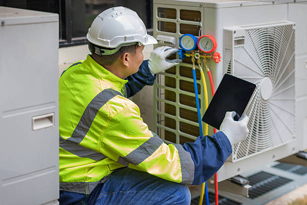 Professional Hvac technician working in Hartley, CA